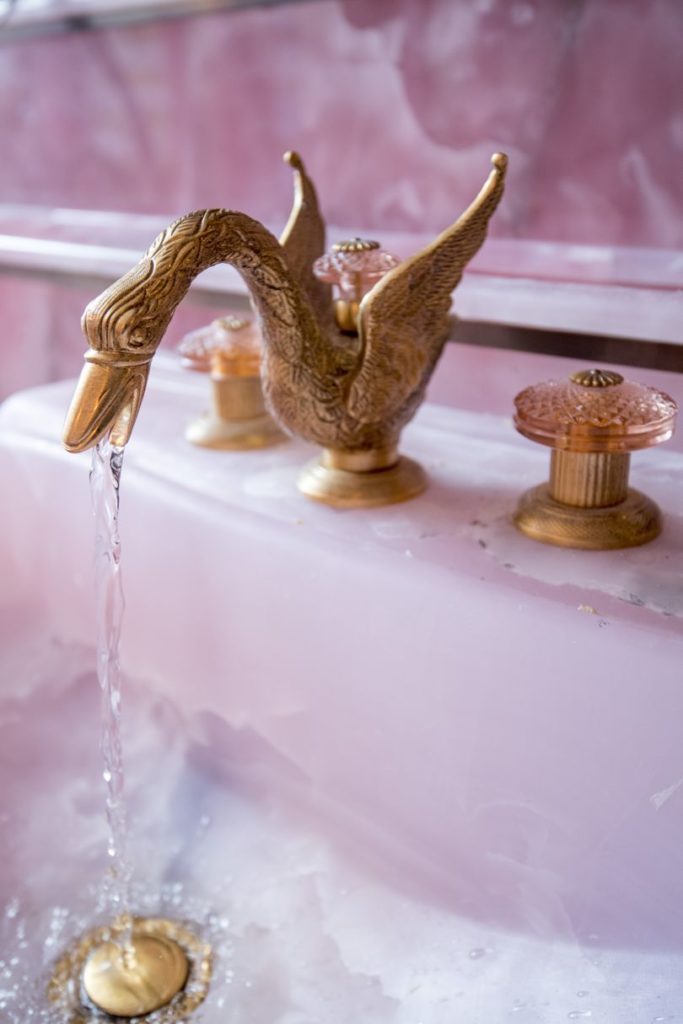 Annabel's swan sink