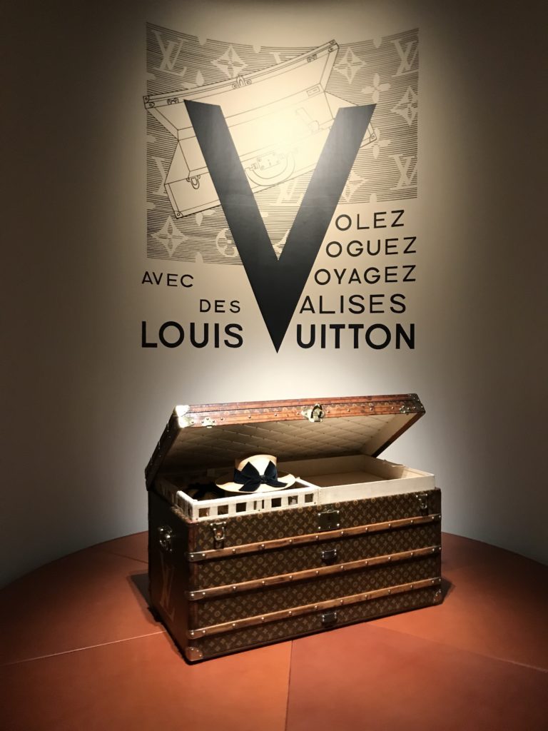 Louis Vuitton on X: Taking flight. Artfully expressing the Maison's  passion for travel, the Voguez Volez Voyagez paperweight is a striking  object that adds a touch of elegance to any decor. Discover